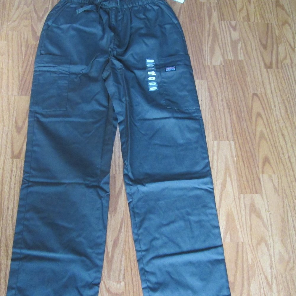 One pair Men's Collection Authentic Scrubs Cherokee Workwear Size M Gray NWT